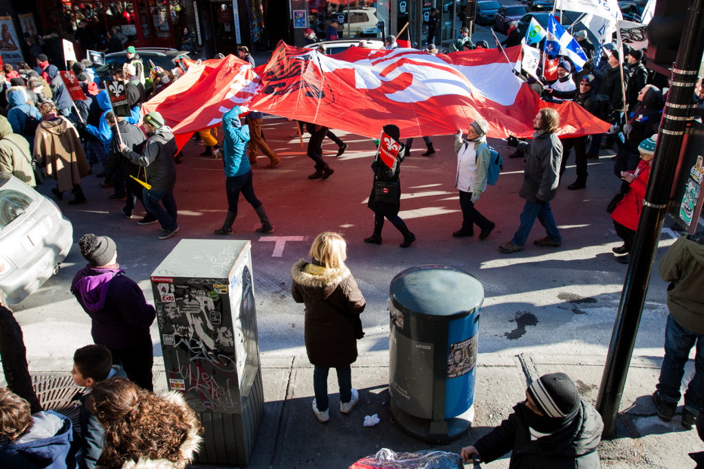 Les manifestants ont pris le centre-ville de Montréal pour se diriger ensuite vers la Place des Arts où un spectacle était organisé.
