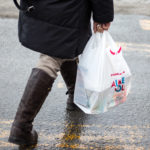 La fin des sacs de plastiques trop minces